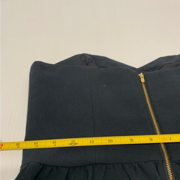 Lilly Pulitzer Black and Gold Strapless Jumpsuit. Size 6 - Picture 8 of 11